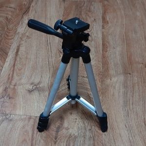 Tripod with carrying case